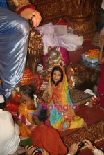 Amrita Rao seeks blessings from Lalbaug Ka Raja Ganpati on 30th Aug 2009 (20).jpg